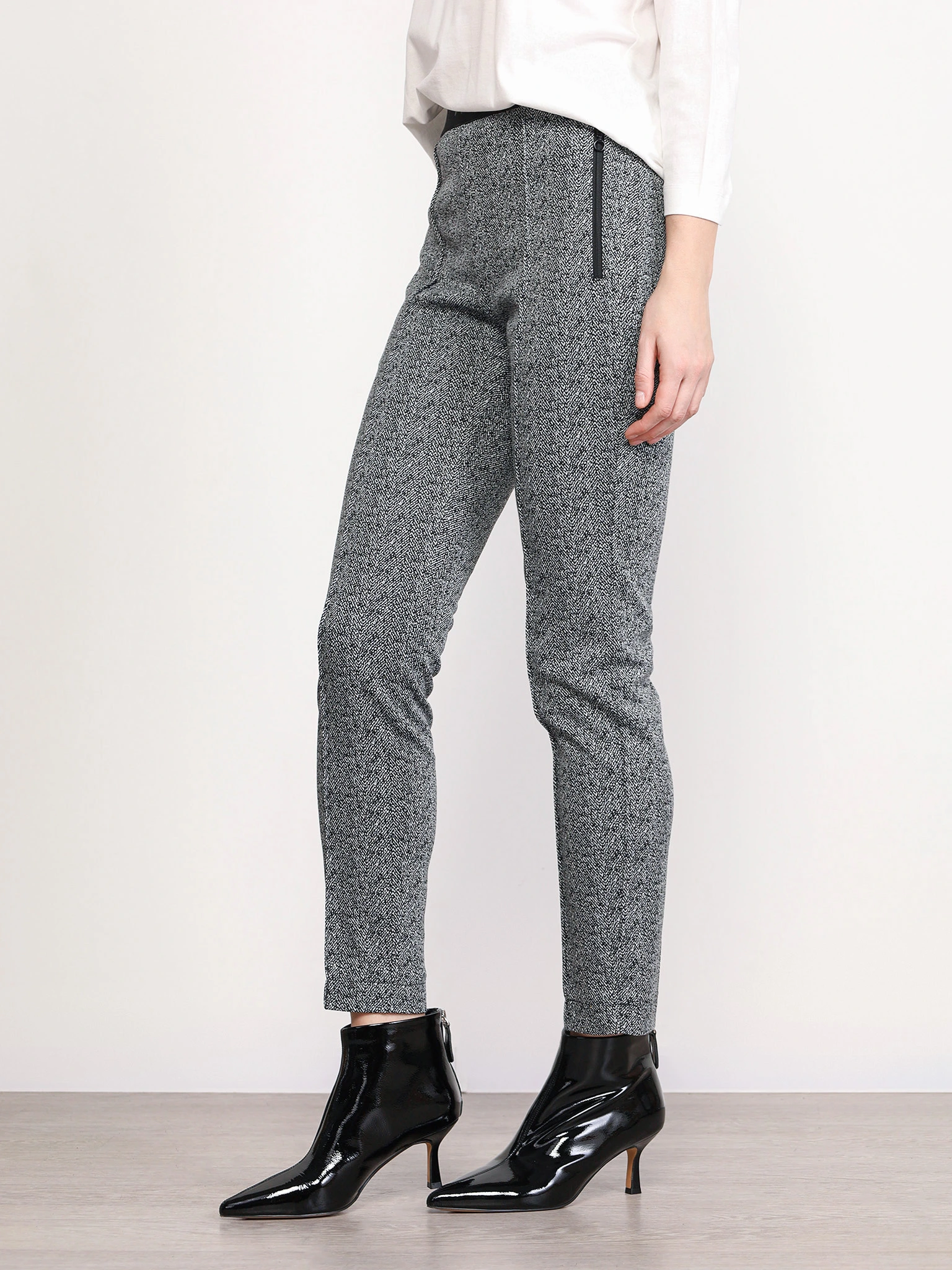 Брюки трикотажные зауженные 